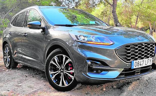 Ford Kuga Hybrid: Liderando la eco-movilidad