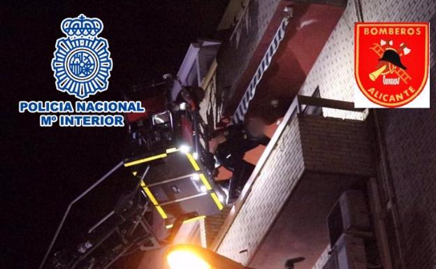 Rescatan a una mujer retenida y amenazada en su casa de Alicante por su propio hijo