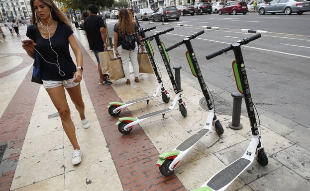 La nueva grúa de Valencia podrá retirar patinetes que no cumplan la normativa