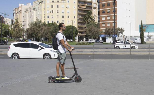 El nuevo servicio de la grúa podrá retirar los patinetes que no cumplan la normativa