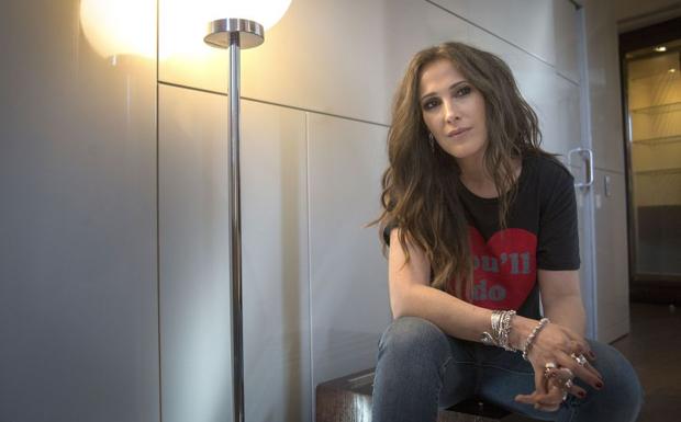 Malú, al salir de urgencias: «Reposo y medicación. No me han operado»