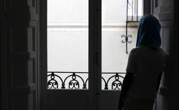 Acaba secuestrada en un piso de Alzira tras ser engañada con un falso empleo