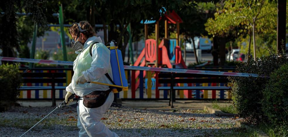 La pandemia da una tímida tregua en España y los contagios caen hasta los 10.799