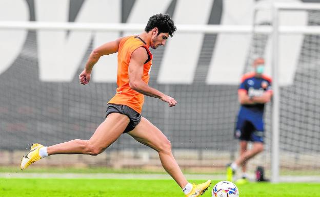 «Guedes tiene que creerse que es el mejor futbolista del mundo»