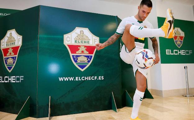 Los cinco refuerzos del Elche ya están a las órdenes de Almirón