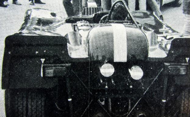 El Porsche de la Solar Productions, con sus dos cámaras en la parte trasera