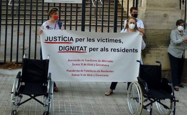 Alcoi acoge una protesta para exigir «dignidad» para los usuarios de residencias