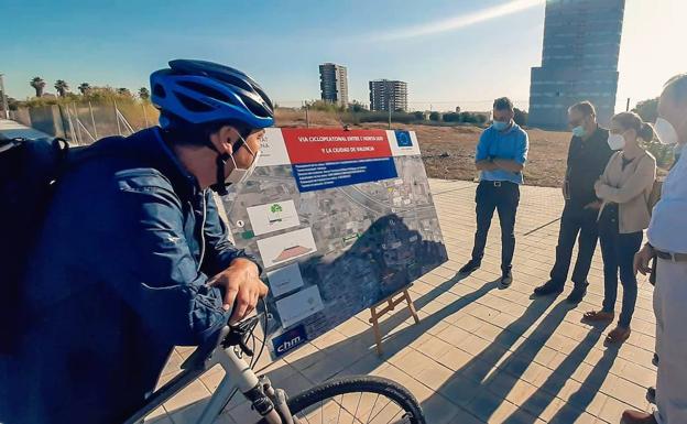 Avanzan las obras de la nueva vía ciclopeatonal que une l'Horta Sud con Valencia