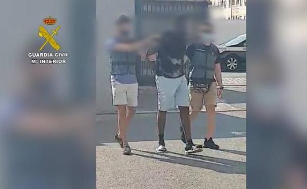 La Guardia Civil detiene en Orihuela a uno de los fugitivos más buscados de Reino Unido