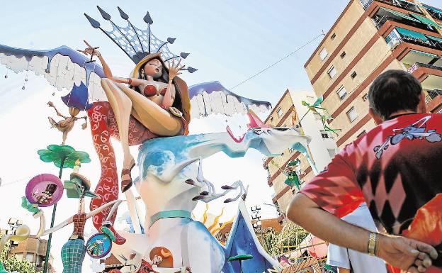 El bipartito critica a la consellera de Sanidad por dejar en el aire las Hogueras de 2021