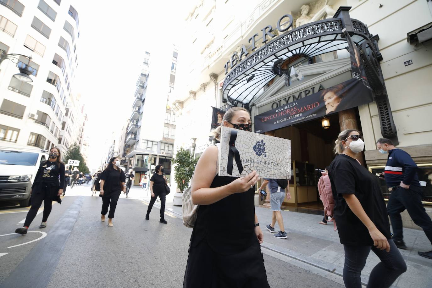 Manifestación de indumentaristas y orfebres por el centro de Valencia