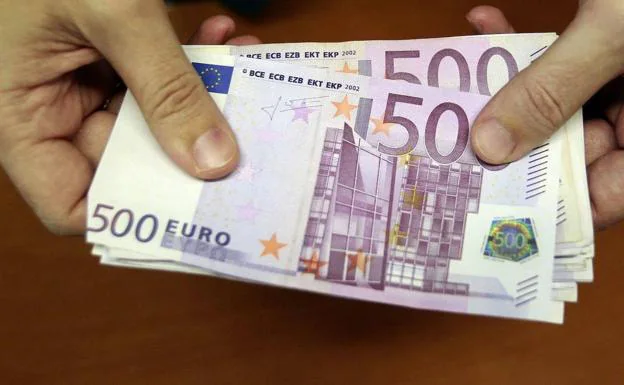 Cuatro mendigos franceses ganan 50.000 euros con un 'rasca y gana' que les regaló un hombre
