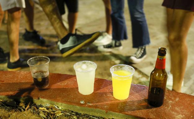 «Con los policías que hay no se puede frenar el botellón»