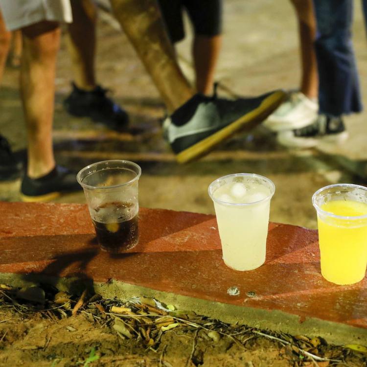 «Con los policías que hay no se puede frenar el botellón»