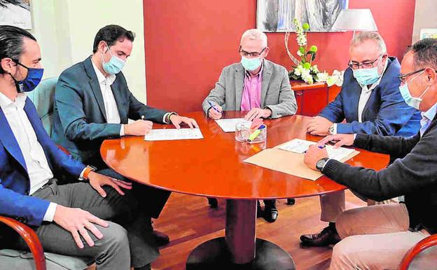 Un convenio con una empresa permitirá fomentar nuevas contrataciones locales