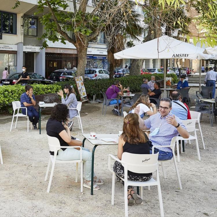 La avalancha de peticiones de ayuda obliga a un sorteo entre los hosteleros de Valencia