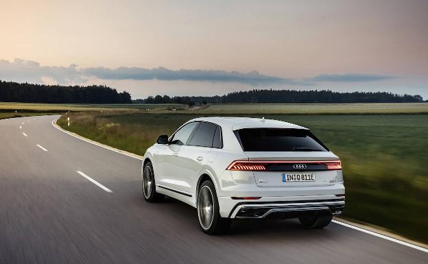 Audi Q8 TFSIe Quattro: el buque insignia ahora tiene «enchufe»