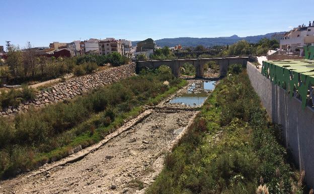 La falta de agua obliga a la nutria a abandonar el Serpis tras repoblar el cauce después de 70 años