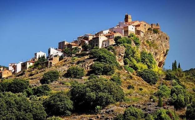 Hallan un cadáver en una zona montañosa de difícil acceso en Castellón