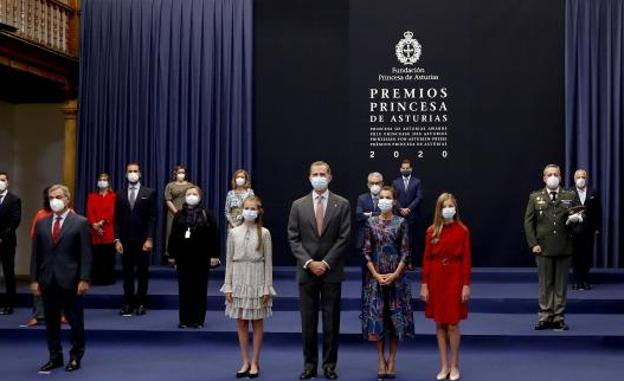 Una foto distinta y con distancia en los Premios Princesa de Asturias