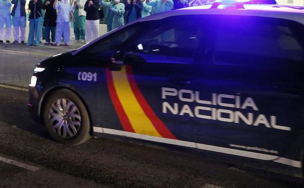 La Policía Nacional salva la vida a una niña de tres años en Valencia