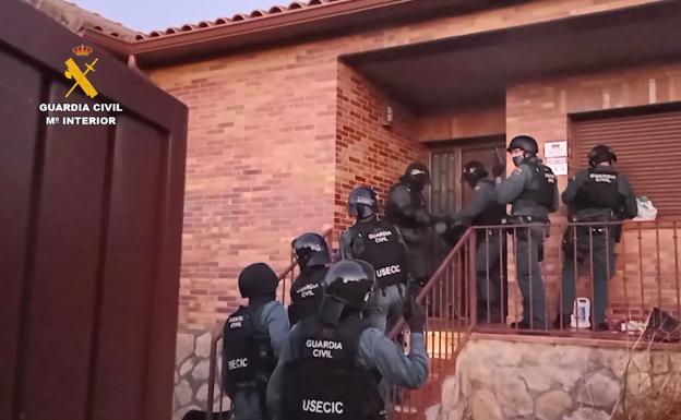 Cae una banda que asaltaba viviendas haciéndose pasar por la Guardia Civil