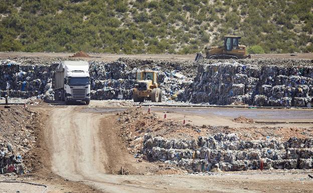 La recogida de basura en Valencia y l'Horta caerá en 22.500 toneladas