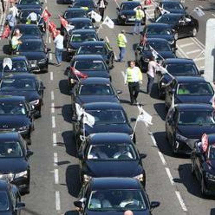 Un juez prohíbe a 200 VTC operar en la Comunitat
