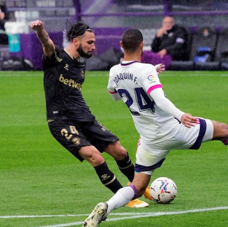 Vídeo: El Alavés respira a costa de ahogar al Valladolid