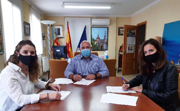 Turís invierte 95.000 euros en dotar de tablets a los alumnos de Primaria