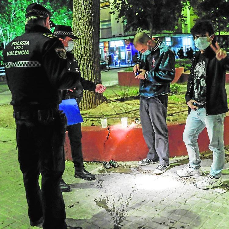 Gobierno y Generalitat piden a los vecinos que denuncien las infracciones