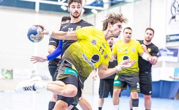 El Balonmano Algemesí se sitúa segundo tras lograr la primera victoria como local