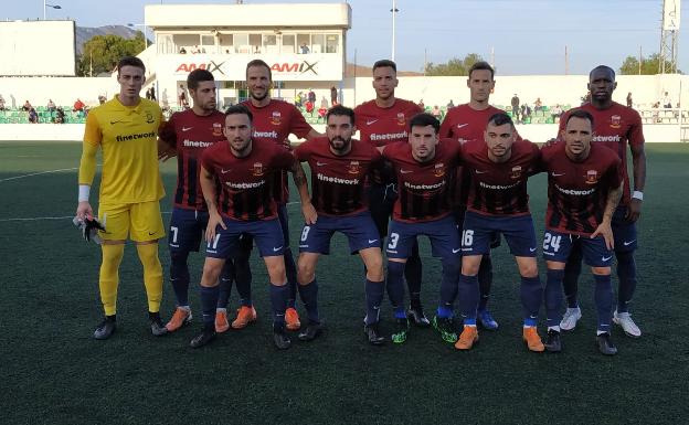 Un brote en la plantilla del Eldense afecta a seis jugadores y obliga a aislar a todo el equipo