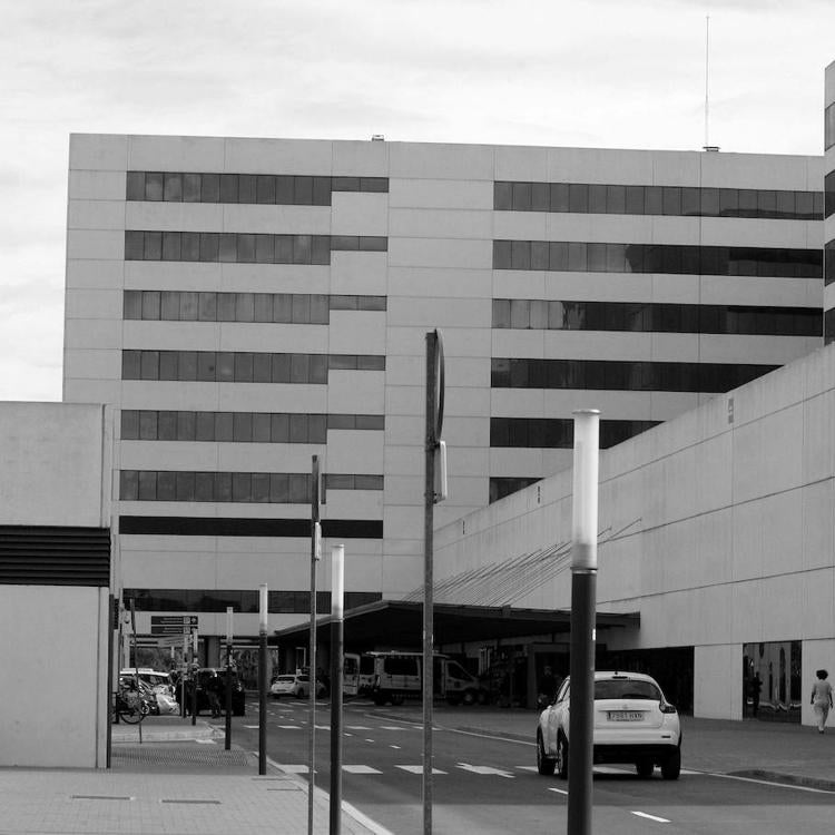 Sanidad suspende las prácticas de estudiantes en los hospitales