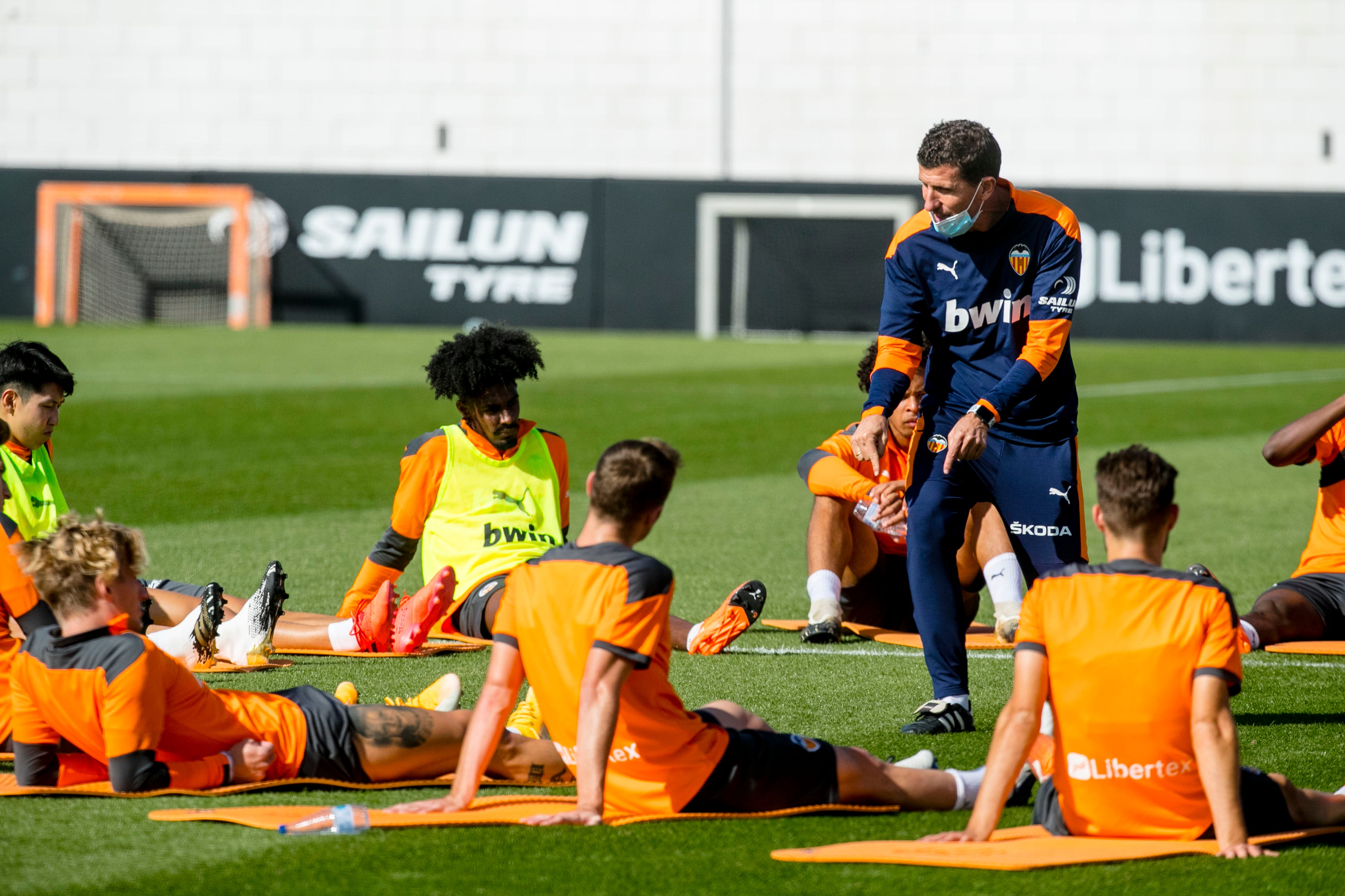 El desánimo se extiende en el vestuario del Valencia