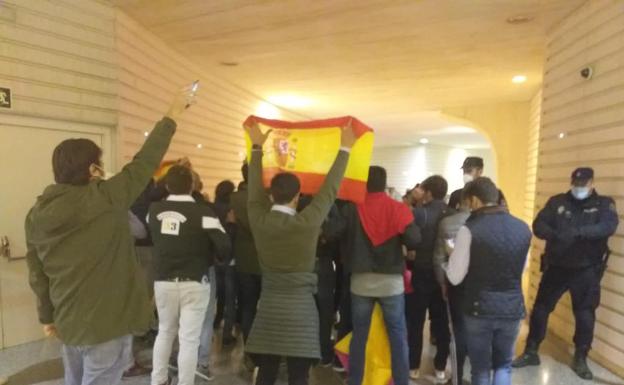 Protesta del mundo taurino en Les Arts