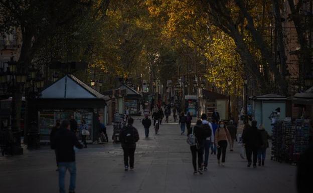 El cierre perimetral en Cataluña confina los municipios los fines de semana y cerrará los centros comerciales