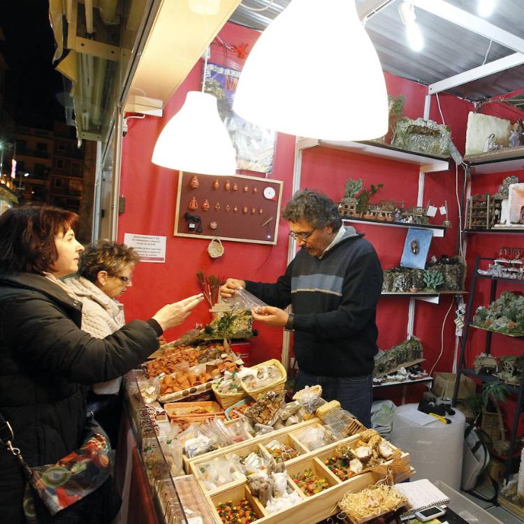 Valencia suspende por el riesgo los dos mercadillos navideños