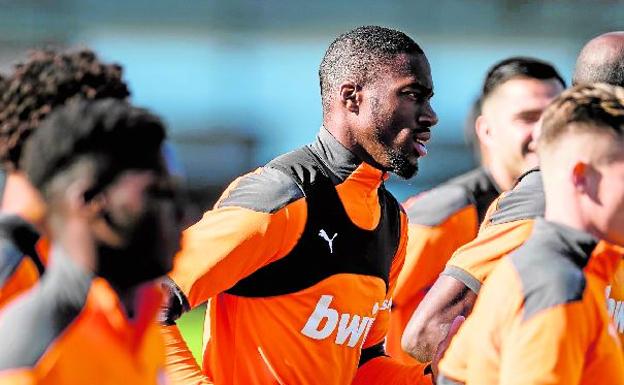 Kondogbia regresa tras su cónclave con Murthy