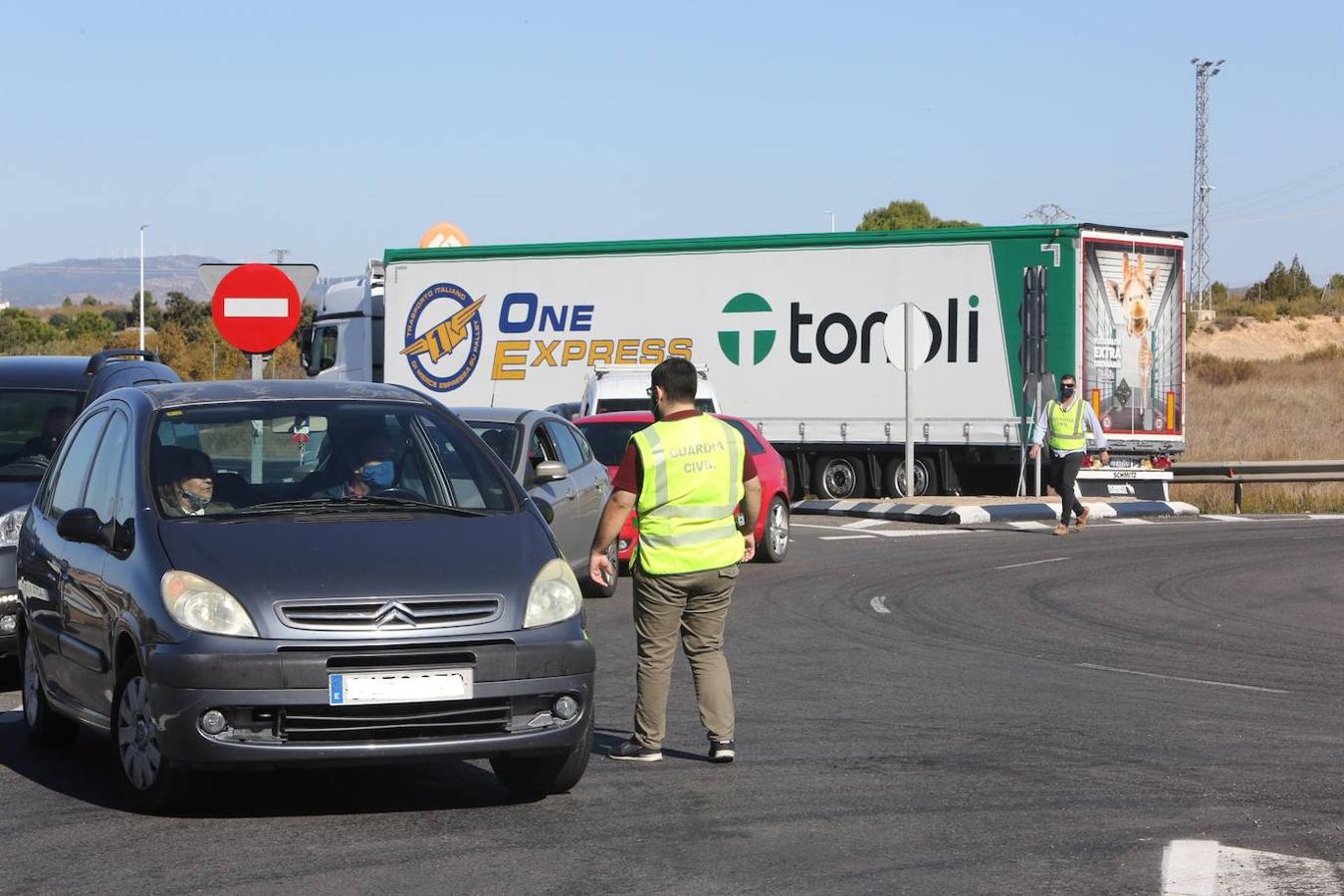 La Guardia Civil controla las entradas y salidas de la Comunitat