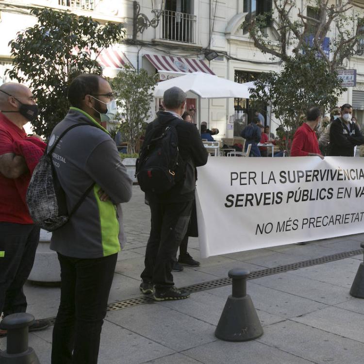 Los trabajadores arrancan del Consell la promesa de mantener Vaersa
