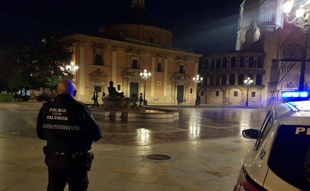 Casi cien denuncias por eludir el toque de queda en Valencia