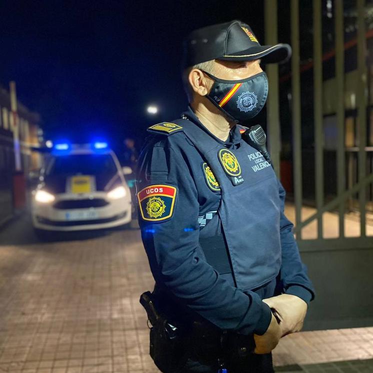 Casi cien denuncias por eludir el toque de queda en Valencia