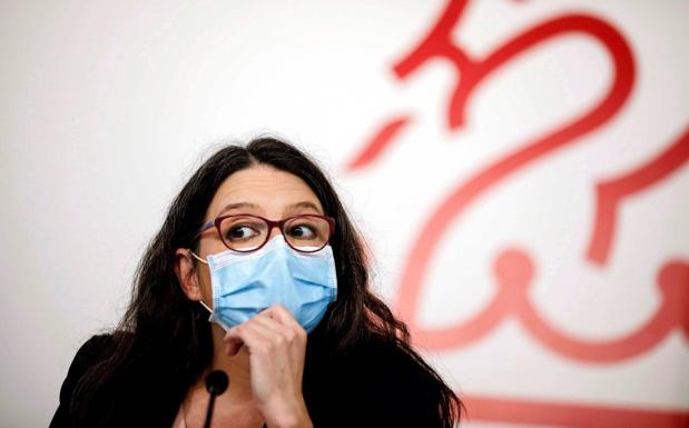 Oltra, sobre los médicos: «Nadie les pide que escriban el Tirant lo Blanch»