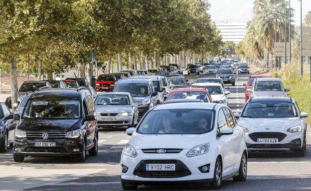 Valencia pierde en sólo cuatro años 10.000 plazas para aparcar en la calle