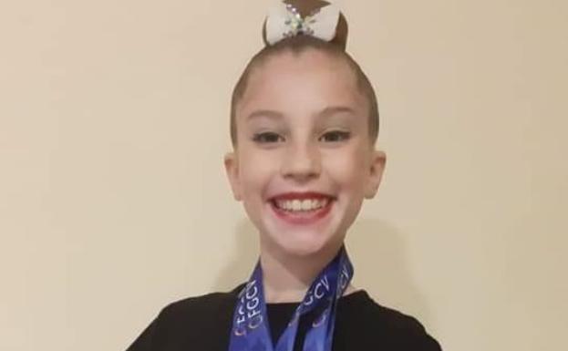 La gimnasta suecana Noa Esplugues, campeona por equipos de Rítmica