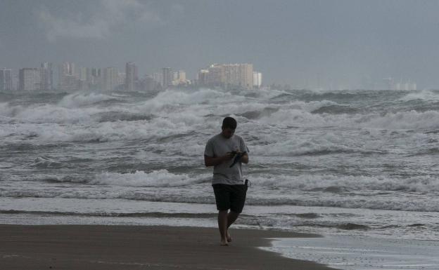 El temporal impide faenar a los pescadores de Valencia y deja más de 125 litros en la Marina