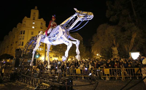 Valencia mantiene la Cabalgata mientras otras grandes ciudades la suspenden