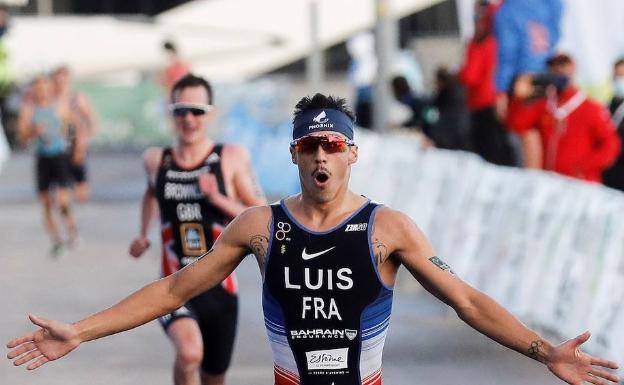 Duelo de gigantes en La Marina entre Vincent Luis y Brownlee