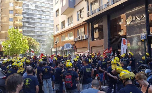 El Consell encarece 18 millones en dos años el servicio de bomberos forestales